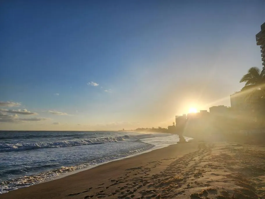 Gorgeous 1-Bedroom Beachside Suite San Juan Lejlighed