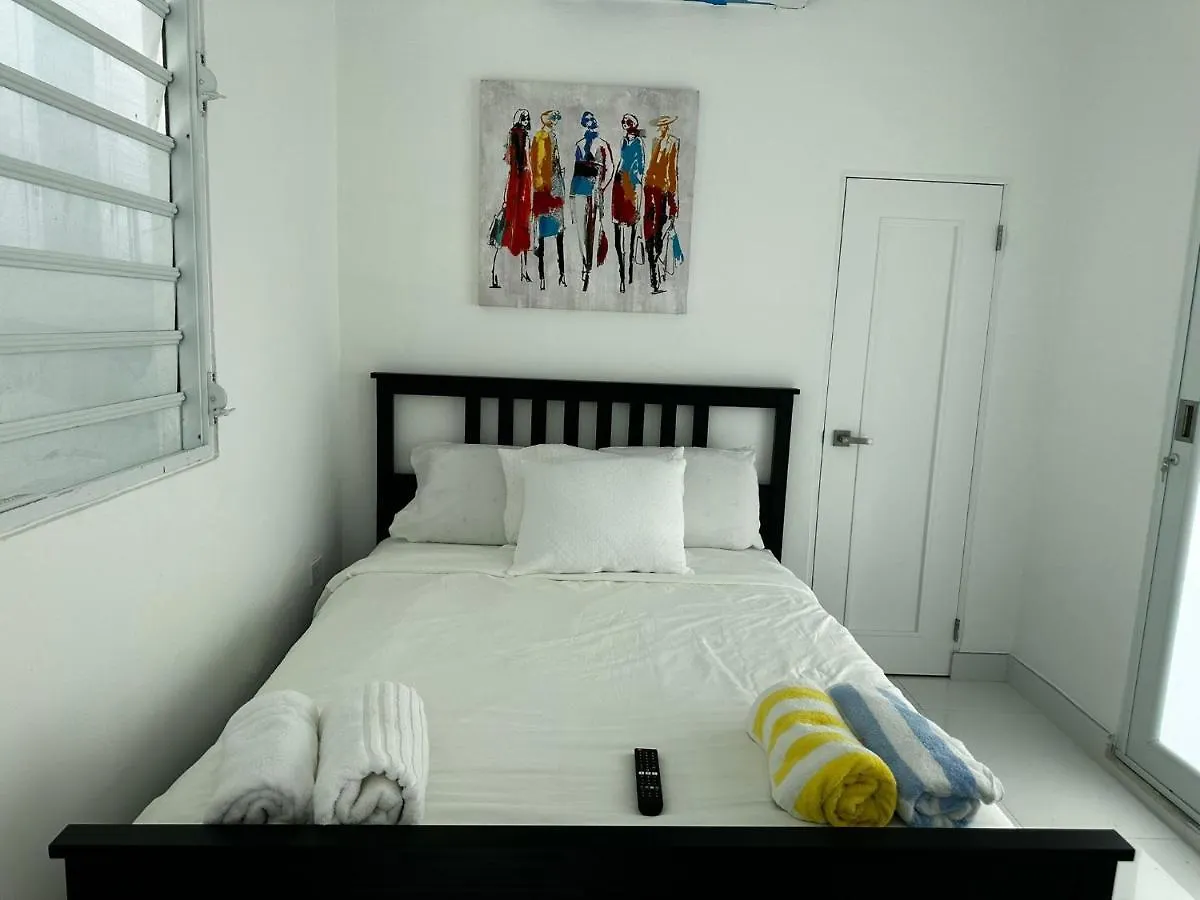 Gorgeous 1-Bedroom Beachside Suite San Juan Lejlighed