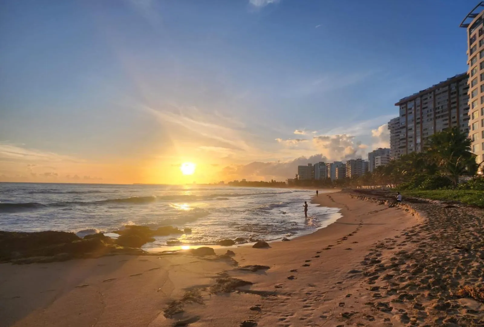 Gorgeous 1-Bedroom Beachside Suite San Juan Lejlighed