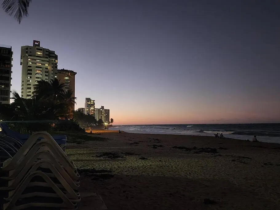 Апартаменты Gorgeous 1-Bedroom Beachside Suite Сан-Хуан