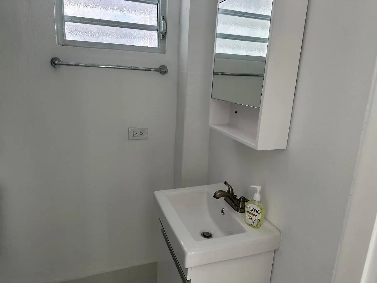Gorgeous 1-Bedroom Beachside Suite Сан-Хуан